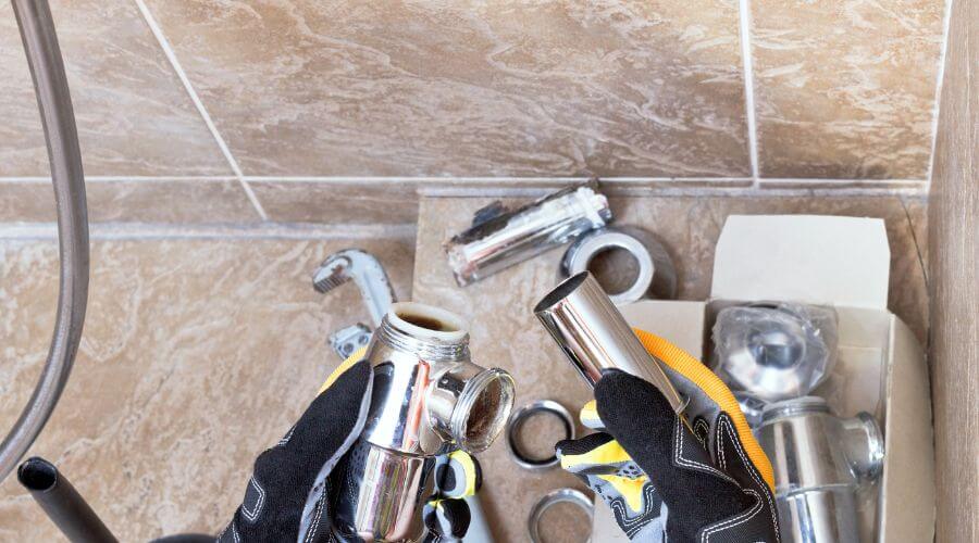 Professional gutter cleaning in Meeteetse, WY